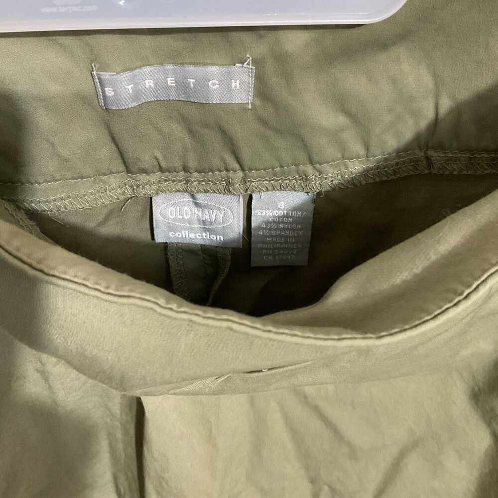 Old Navy knee length olive green stretch skirt side zip hook and eye, size 8/m - Picture 4 of 8